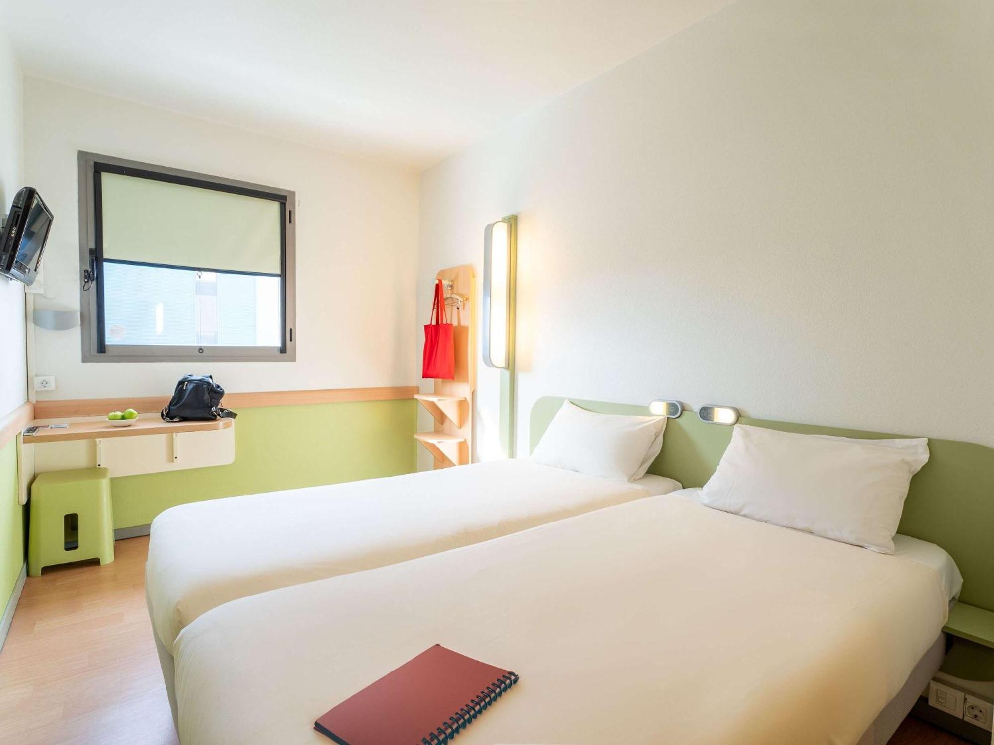 Ibis Budget Madrid Vallecas Esterno foto