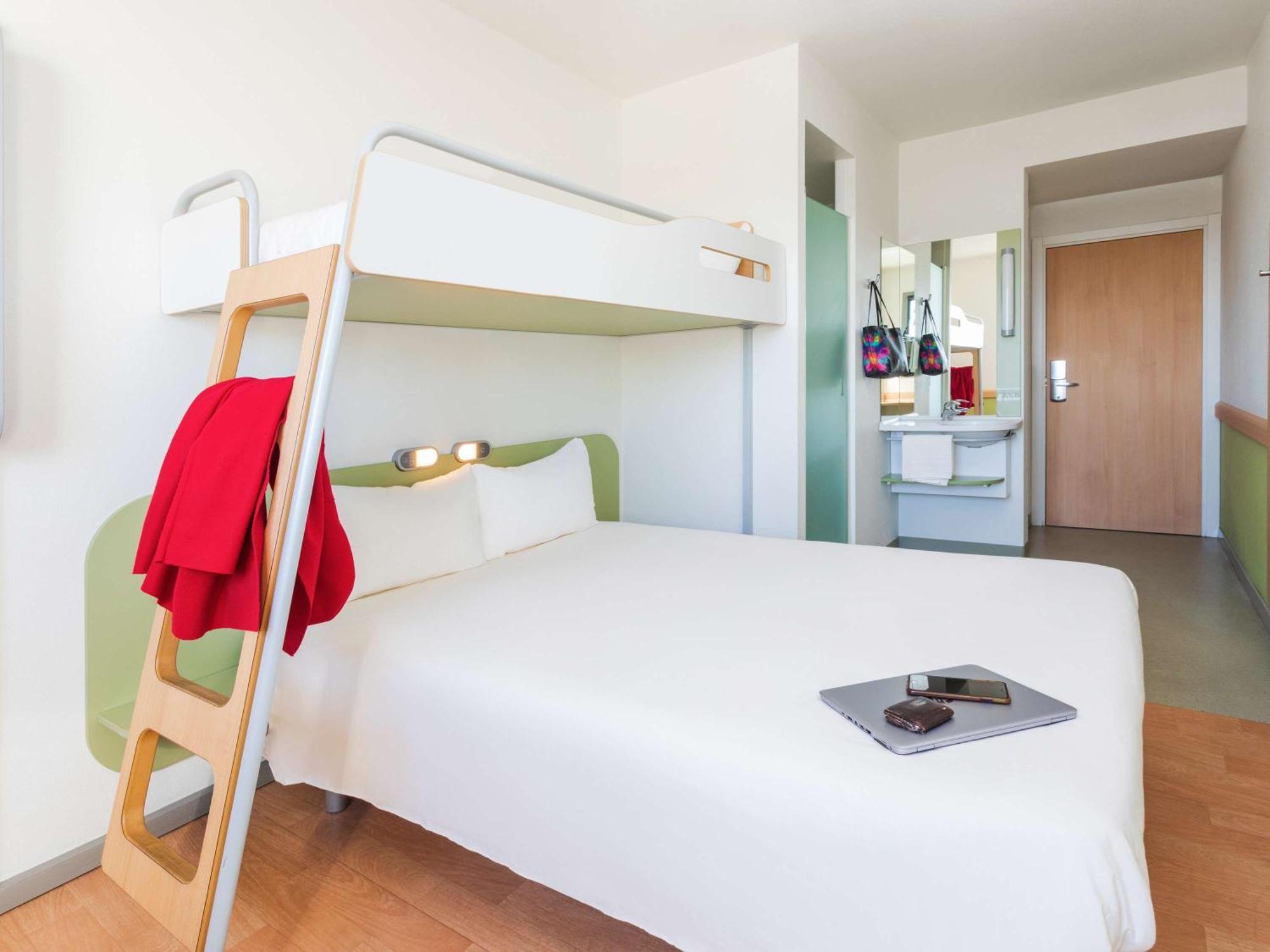 Ibis Budget Madrid Vallecas Esterno foto