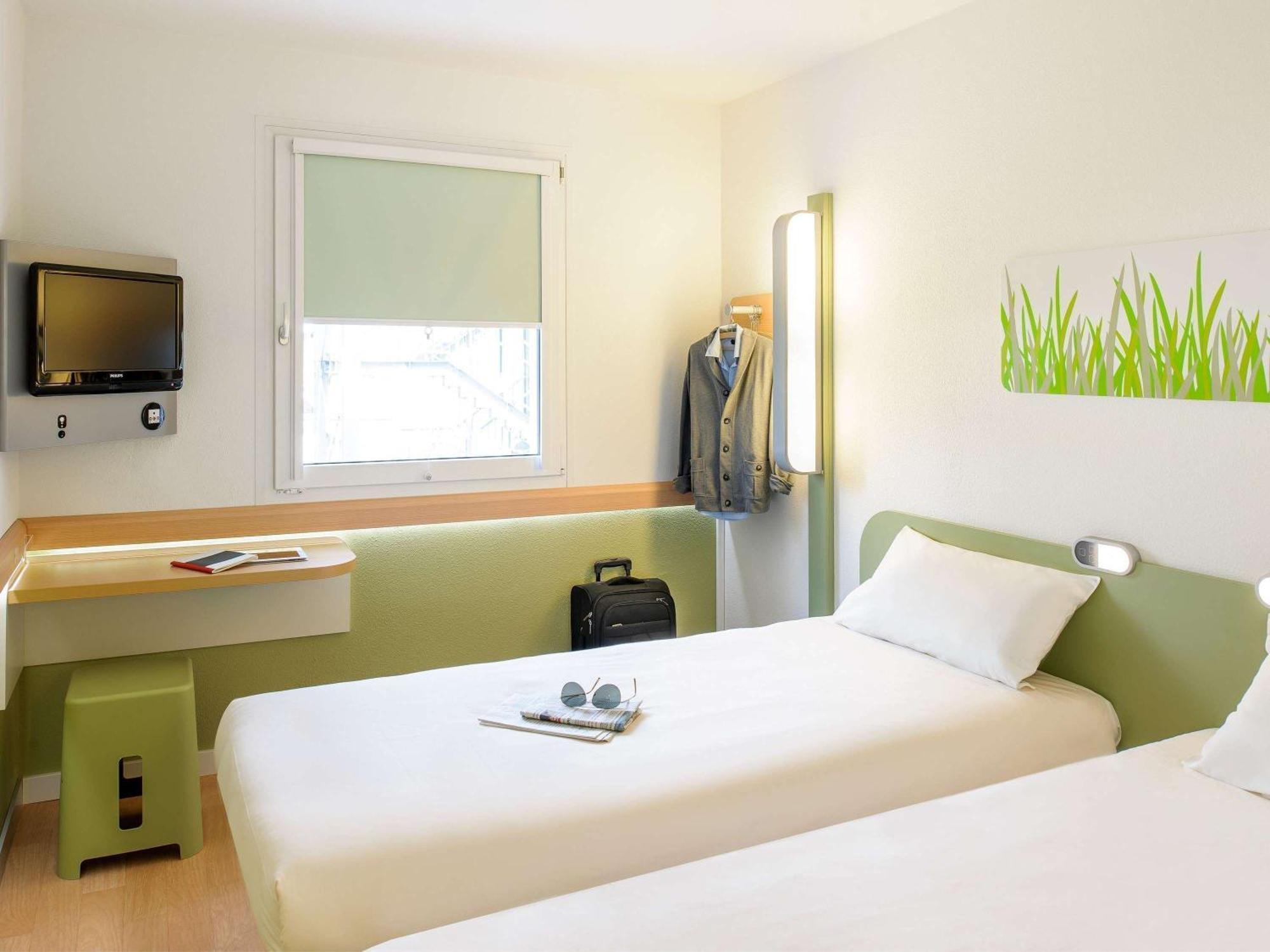 Ibis Budget Madrid Vallecas Esterno foto