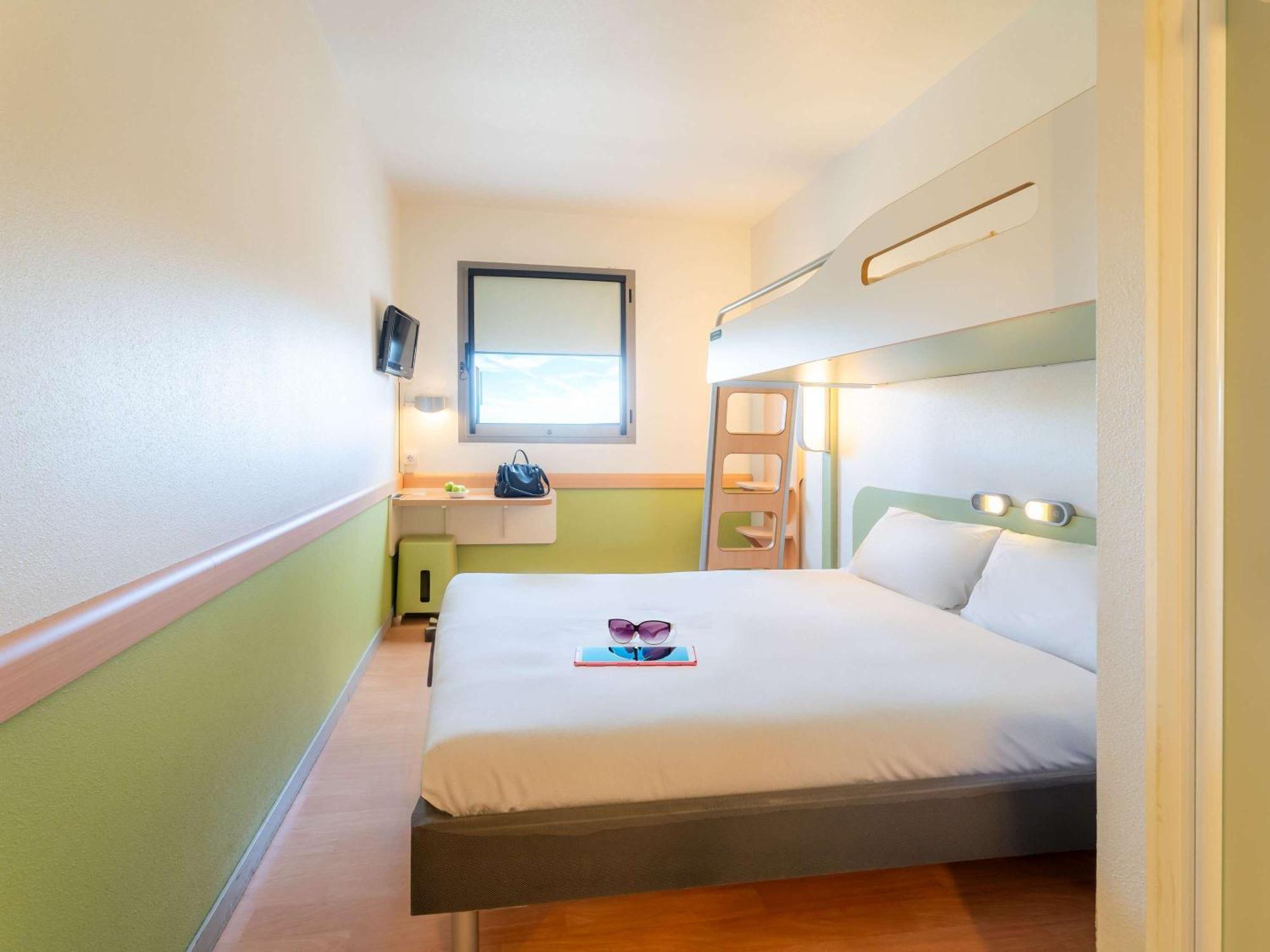 Ibis Budget Madrid Vallecas Esterno foto