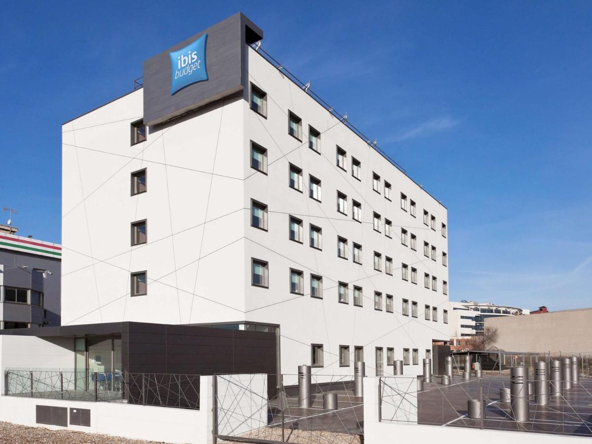 Ibis Budget Madrid Vallecas Esterno foto